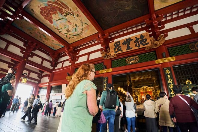 Tokyo: Asakusa & Sensoji ー Oldest Temple Walking Tour (2hrs)