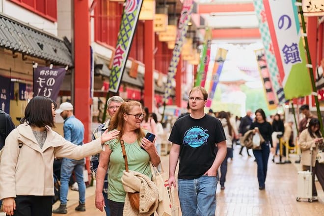 Tokyo: Asakusa & Sensoji ー Oldest Temple Walking Tour (2hrs)