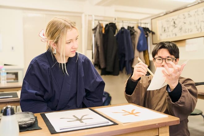 Tokyo: Calligraphy Workshop & Original T-Shirt Creation