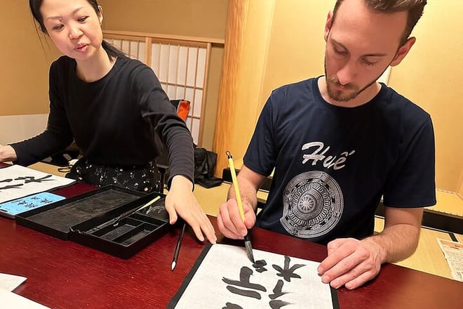 Tokyo: Calligraphy Workshop & Original T-Shirt Creation