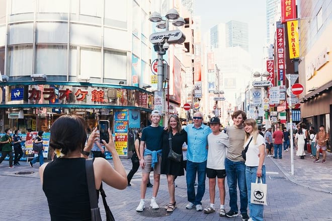 Tokyo: Shibuya Highlights Walking Tour & Secret View Spot
