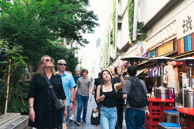 Tokyo: Shibuya Highlights Walking Tour & Secret View Spot