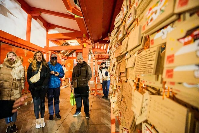 Tokyo: Shinjuku Historical Walking Tour & Secret Backstreets