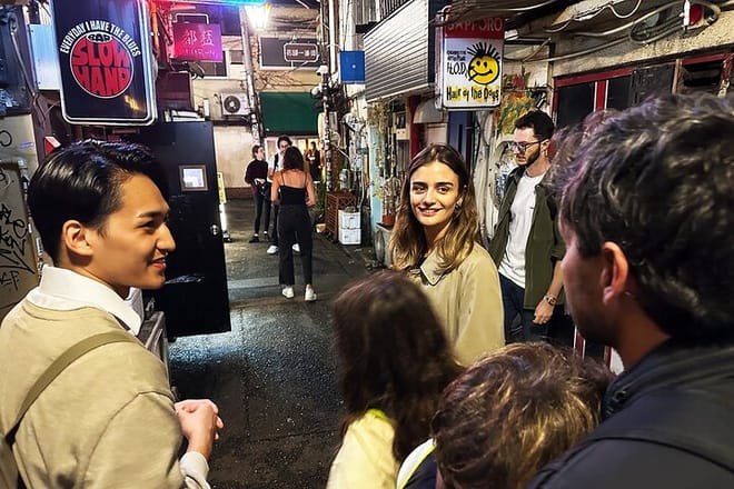 Tokyo: Shinjuku Historical Walking Tour & Secret Backstreets