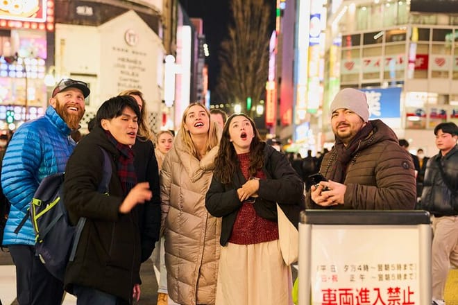 Tokyo: Shinjuku Historical Walking Tour & Secret Backstreets