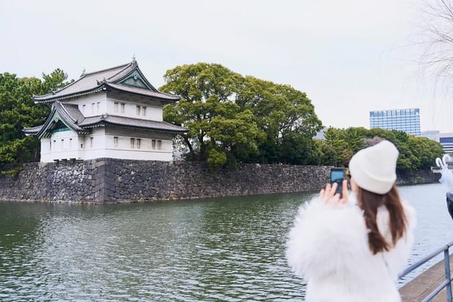 Tokyo Station and Imperial Palace 1 Hour Guided Tour