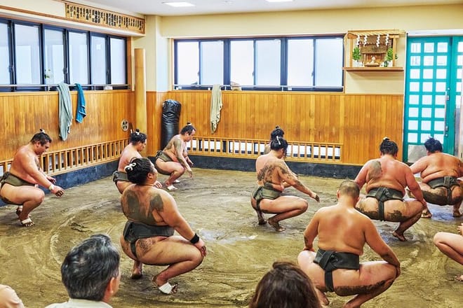 Tokyo: Sumo Morning Practice Viewing Tour at a Real Stable