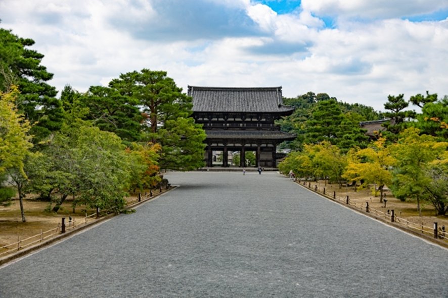 Scenic view of traditional Kyoto architecture