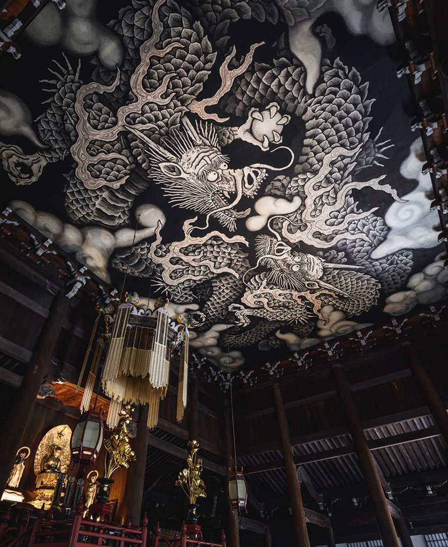 Twin Dragons ceiling painting at Kenninji Temple
