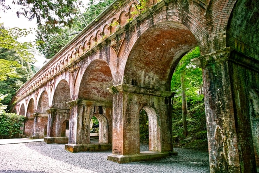 Red brick arches of Nanzenji Suirokaku aqueduct