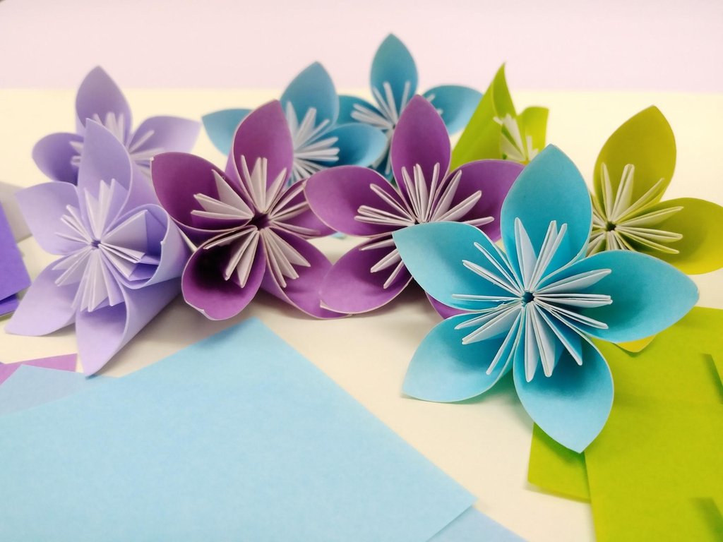 Various classic origami models displayed together